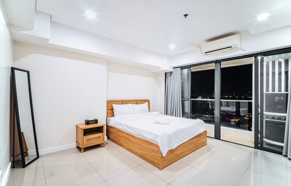 One Bedroom and 1 Living Room with Balcony Seaview (45 sqm.)