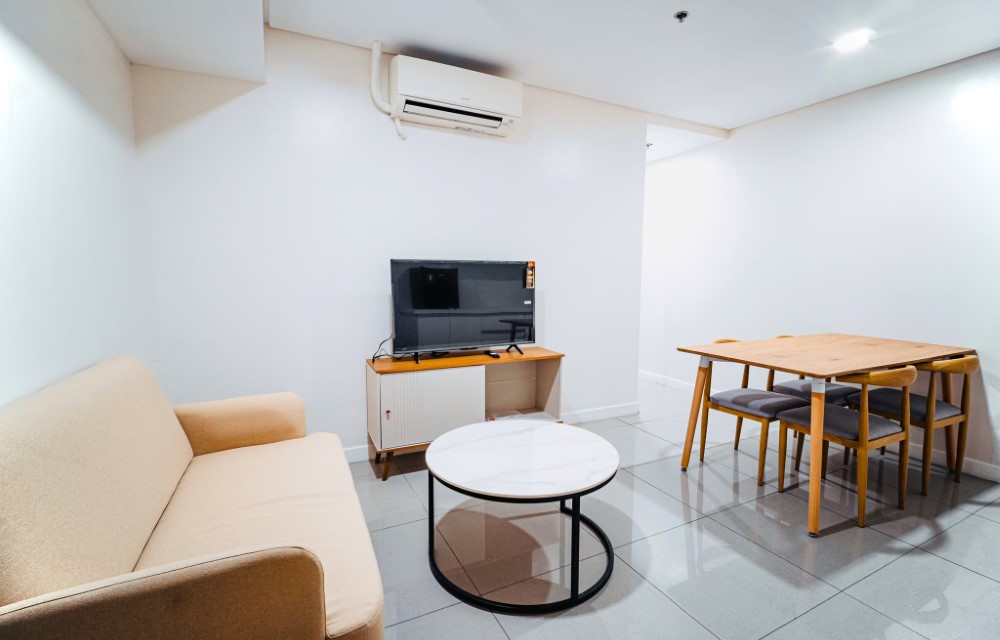 One Bedroom and 1 Living Room with Balcony Single window (45 sqm.)